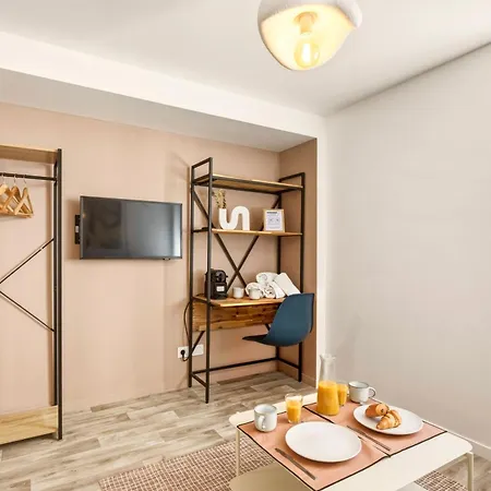 104 L'ivoire - F1design, Center - * Καν